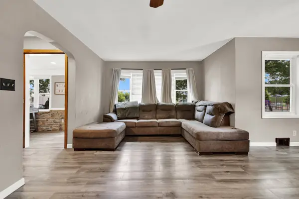 131 Kettle Moraine Dr N, Slinger, WI 53086