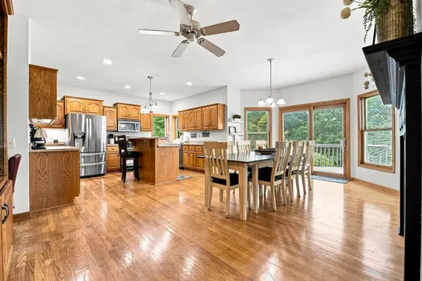 W238S5976 Prairie Wolf Ct, Waukesha, WI 53189