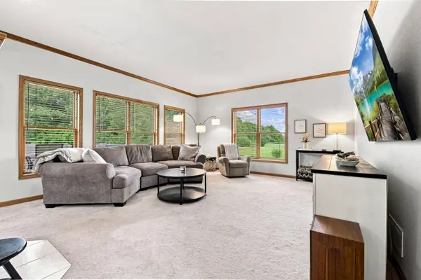 W238S5976 Prairie Wolf Ct, Waukesha, WI 53189