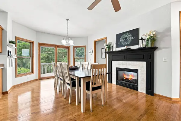 W238S5976 Prairie Wolf Ct, Waukesha, WI 53189