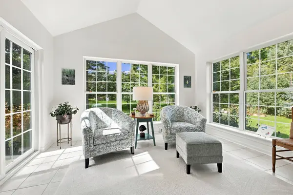 4949 Lake Dr, West Bend, WI 53095