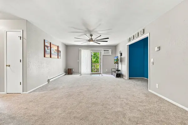 637 Westridge 8 Dr, West Bend, WI 53095