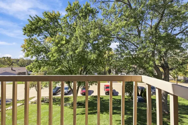 637 Westridge 8 Dr, West Bend, WI 53095
