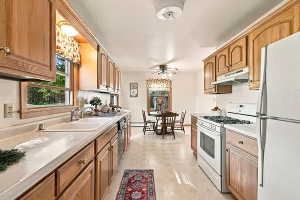 2684 Country Aire Dr, Jackson, WI 53012