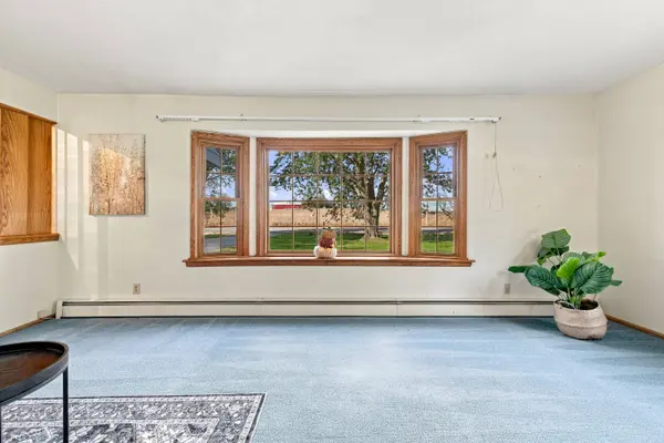 2684 Country Aire Dr, Jackson, WI 53012