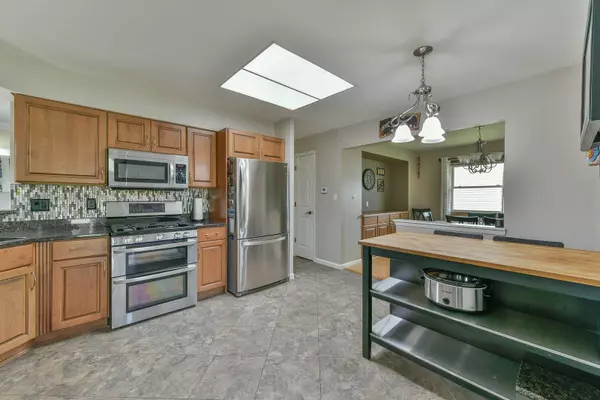 4074 S 70th St, Milwaukee, WI 53220