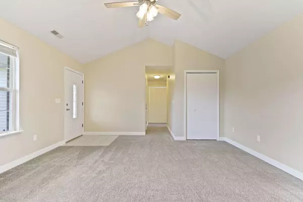 1385 Erik PL, Fulton, MO 65251