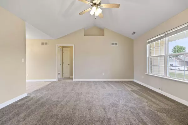 1385 Erik PL, Fulton, MO 65251