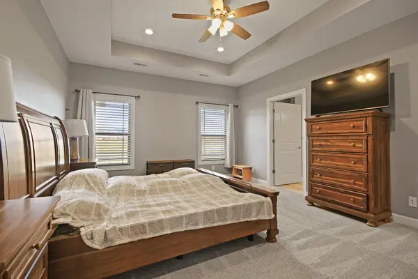 6200 Bradford CT, Jefferson City, MO 65101