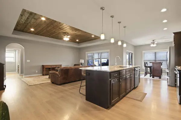 6200 Bradford CT, Jefferson City, MO 65101