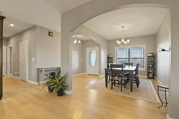 6200 Bradford CT, Jefferson City, MO 65101