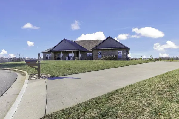 6200 Bradford CT, Jefferson City, MO 65101