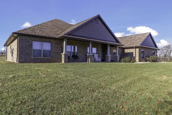 6200 Bradford CT, Jefferson City, MO 65101