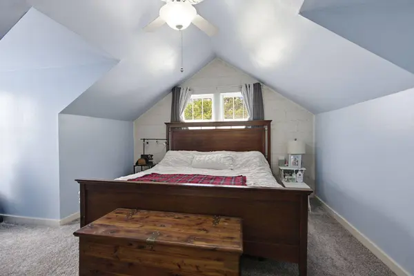 1419 Hough park RD, Jefferson City, MO 65101