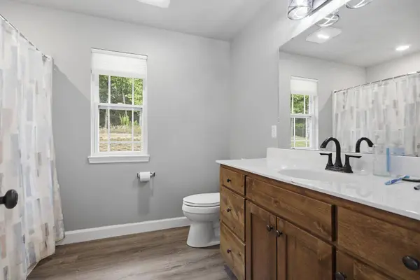 307 Dover DR, Holts Summit, MO 65043