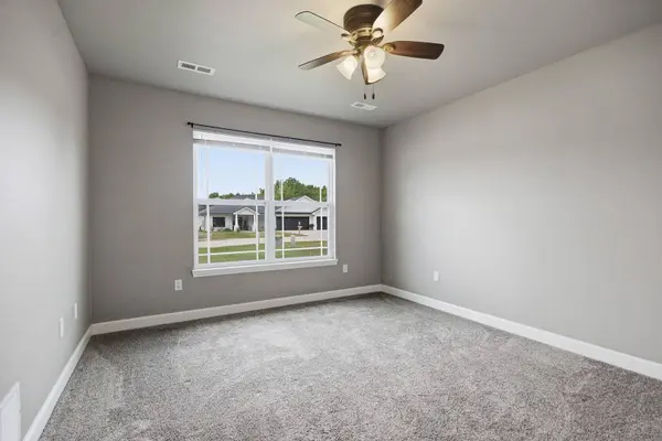 307 Dover DR, Holts Summit, MO 65043