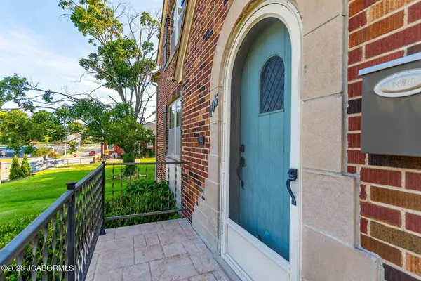 105 BOONVILLE ROAD, Jefferson City, MO 65109