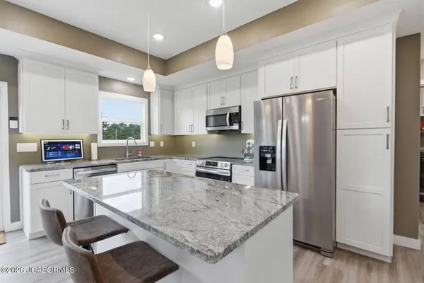 207 GAVIN LANE, Linn, MO 65051