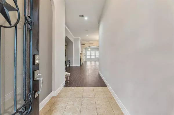 320 Westwood DR, League City, TX 77573