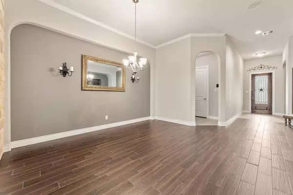 320 Westwood DR, League City, TX 77573