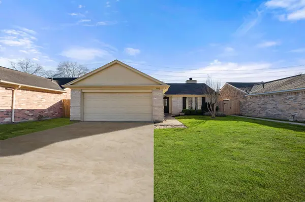 3932 Frontier Dr DR, Sugar Land, TX 77479