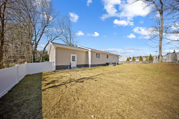 1 Oldfield RD, Nashua, NH 03060