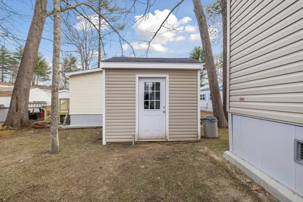 421 Friar Tuck DR, Exeter, NH 03833