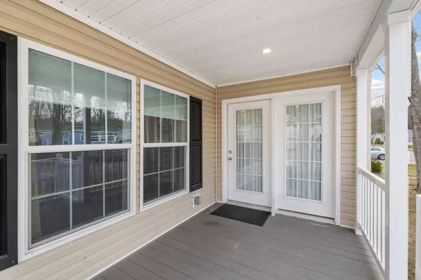 421 Friar Tuck DR, Exeter, NH 03833