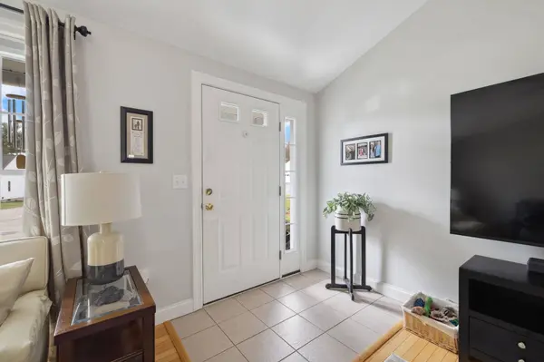 5 Halsey CT, Litchfield, NH 03052