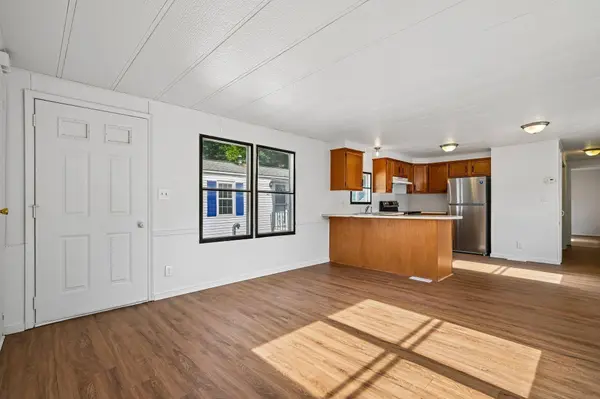 37 Thistle WAY, Manchester, NH 03109