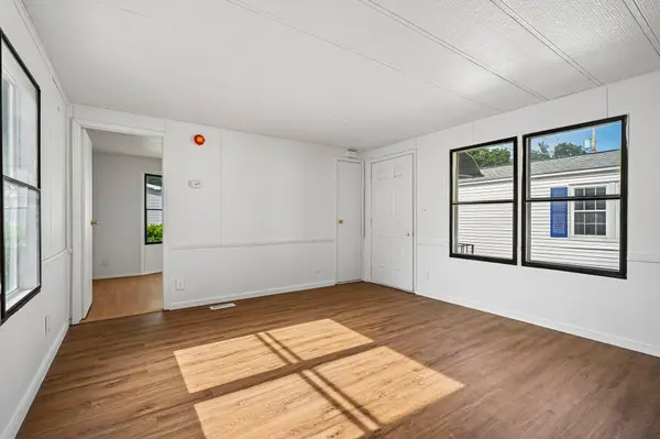 37 Thistle WAY, Manchester, NH 03109