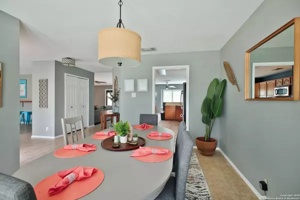 5954 Woodridge Hill, San Antonio, TX 78249