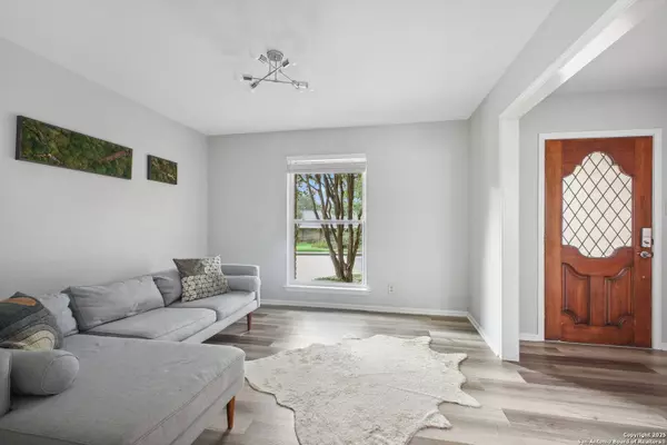 622 Many Oaks St, San Antonio, TX 78232