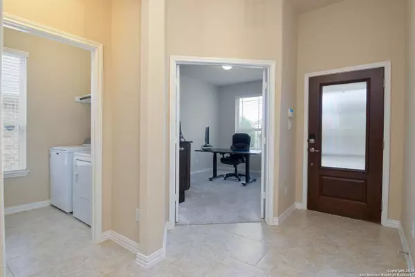 6054 Akin Cir, San Antonio, TX 78261