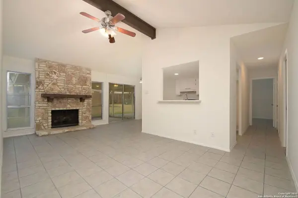 8611 Tanbark Dr, San Antonio, TX 78240