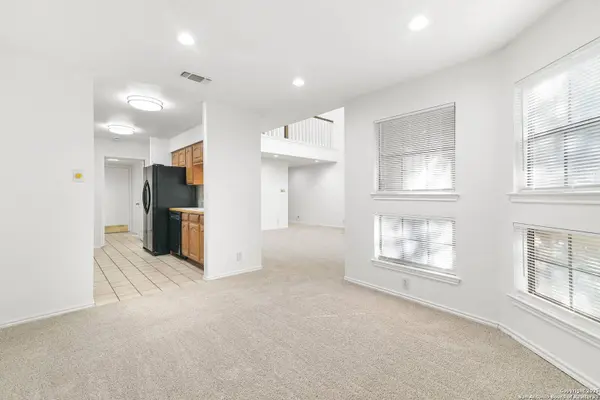 7930 Roanoke Run Dr UNIT 502, San Antonio, TX 78240