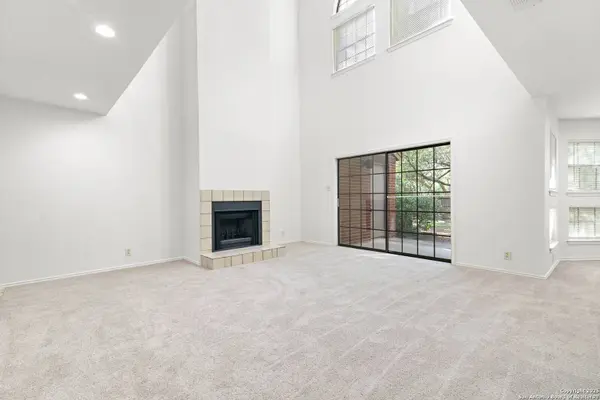 7930 Roanoke Run Dr UNIT 502, San Antonio, TX 78240