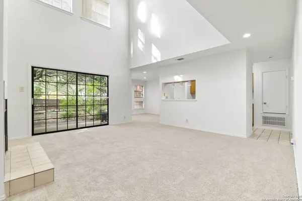 7930 Roanoke Run Dr UNIT 502, San Antonio, TX 78240