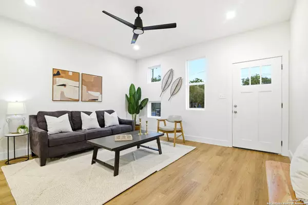 1801 W Southcross Blvd, San Antonio, TX 78211