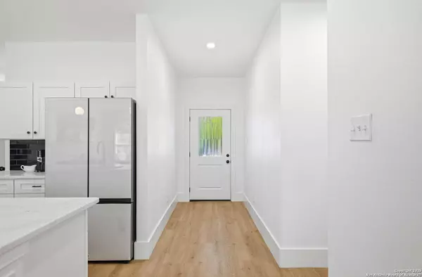 918 Berlin Ave, San Antonio, TX 78211