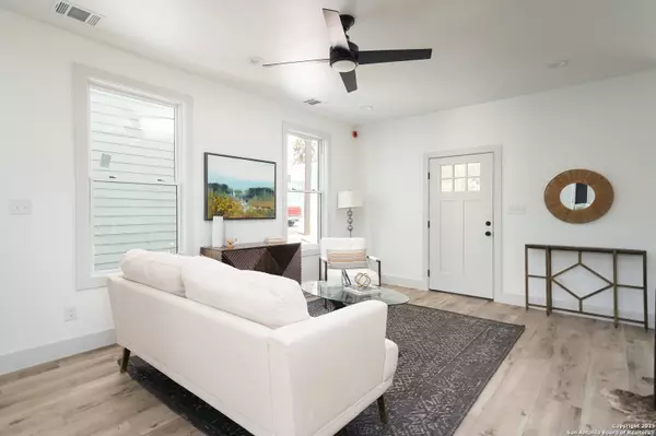 419 N Mesquite St UNIT 1, San Antonio, TX 78202