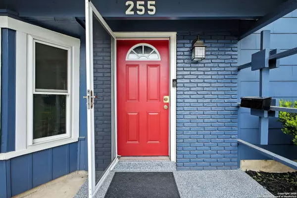 255 Trudell Dr, San Antonio, TX 78213