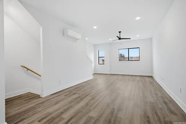 7940 Kennedy Hill UNIT 7, San Antonio, TX 78235
