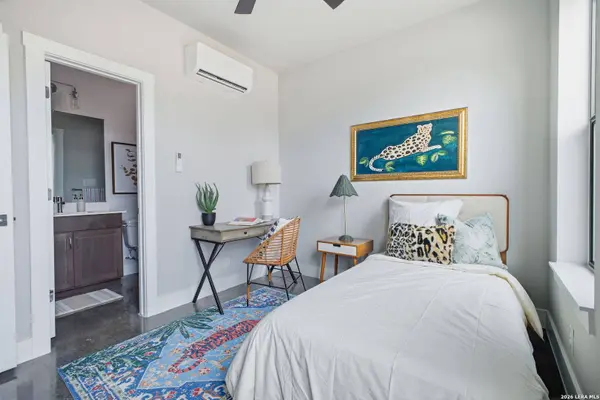 7924 Kennedy Hill UNIT 2, San Antonio, TX 78235