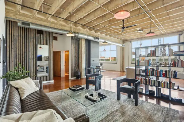 1331 S Flores St UNIT 212, San Antonio, TX 78204