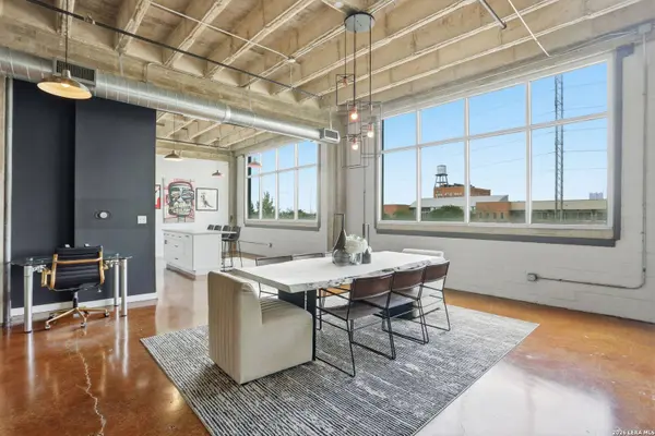 1331 S Flores St UNIT 212, San Antonio, TX 78204