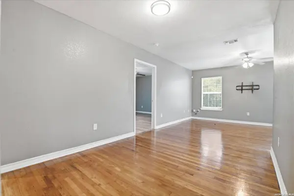 939 John Page Dr, San Antonio, TX 78228