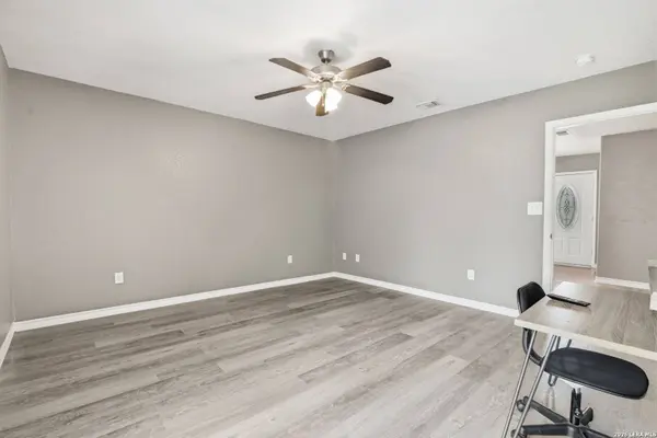 939 John Page Dr, San Antonio, TX 78228