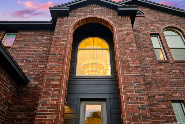 1102 Knights Cross Dr, San Antonio, TX 78258