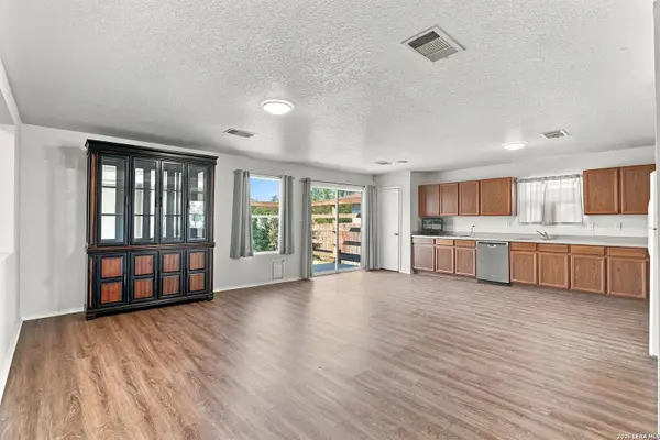 1334 Sunbend Fls, San Antonio, TX 78224